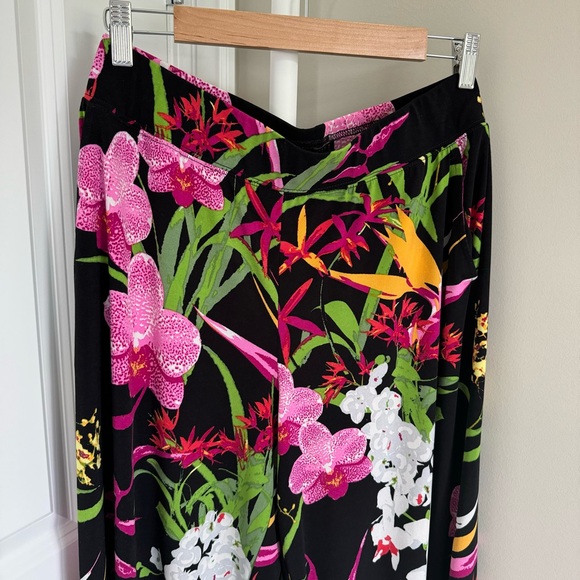 G.I.L.I. Jetsetter Side Slit Pants - Picture 4 of 7